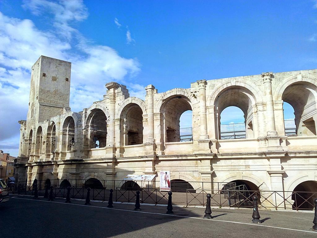 Le Nid Des Arenes Διαμέρισμα Αρλ Δωμάτιο φωτογραφία